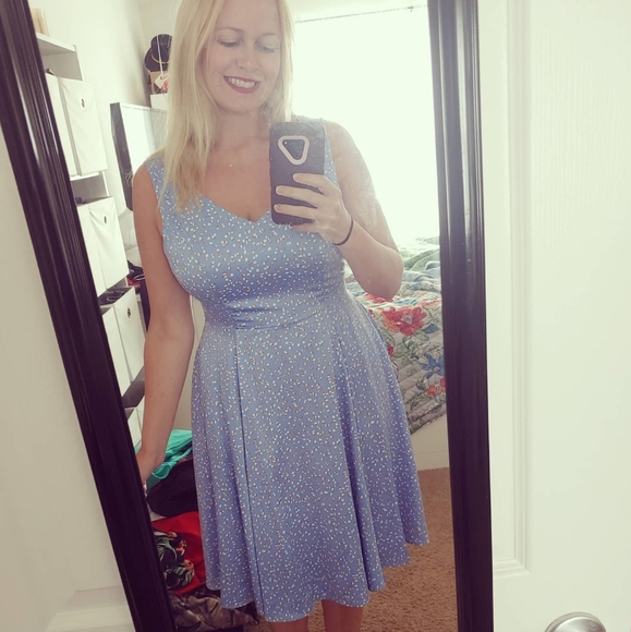 Meet your Posher! - Picture 10 of 16